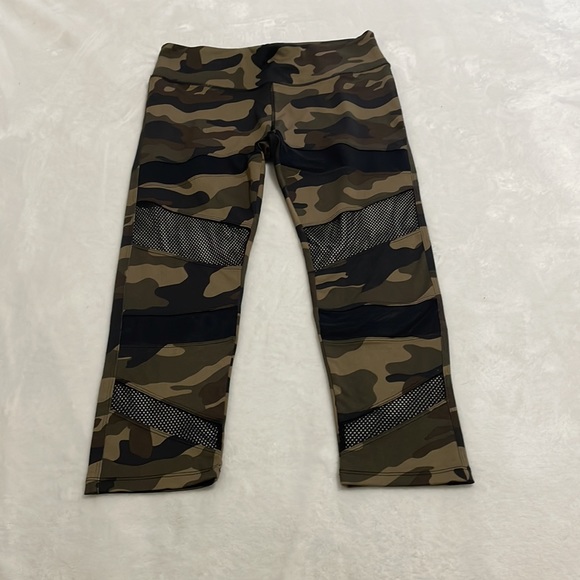 Forever 21 cropped mesh leggings - Picture 2 of 6